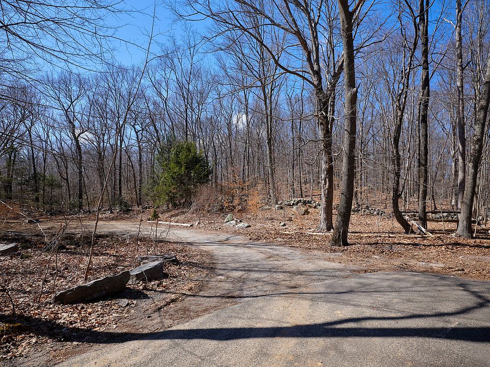 1st image of 19 Navy Ln
