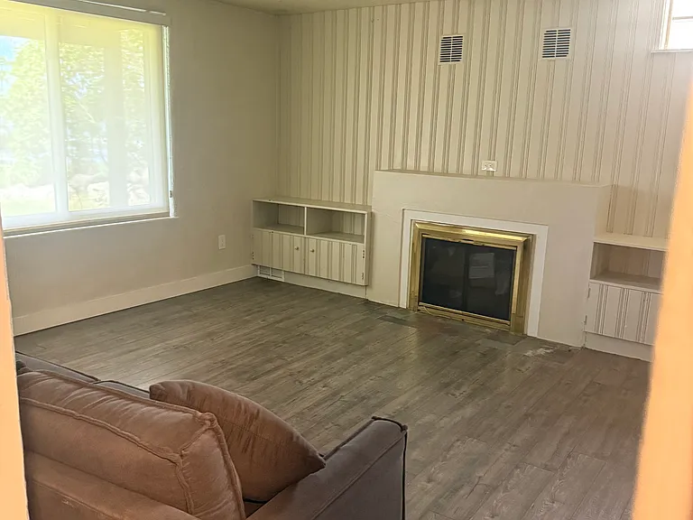 Lower Level Family Room- NON WORKING FIREPLACE