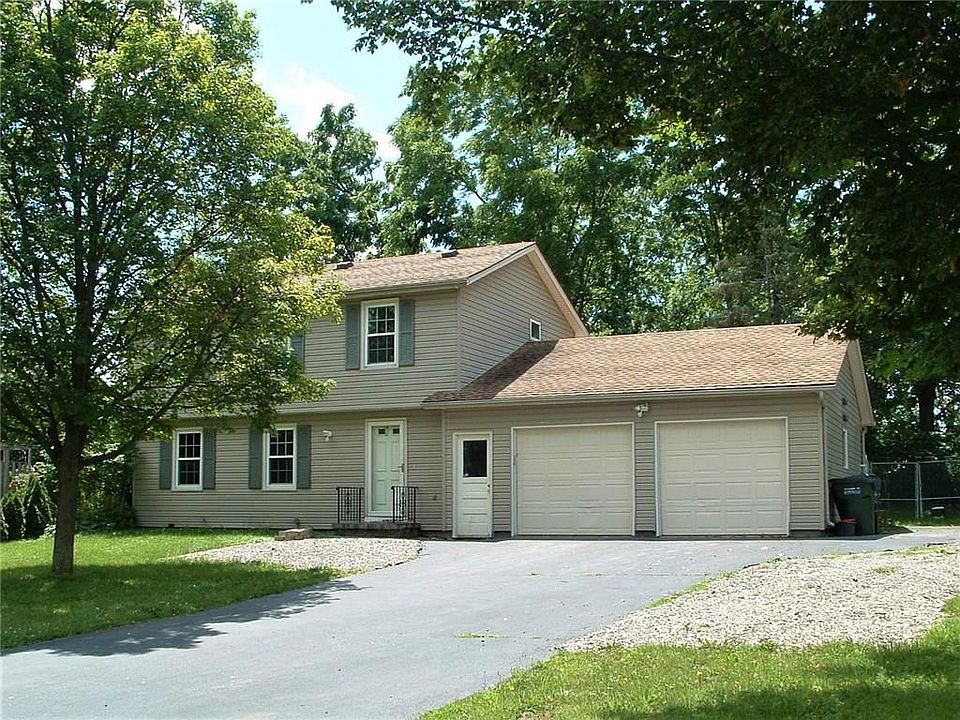 1st image of 14 Diana Dr