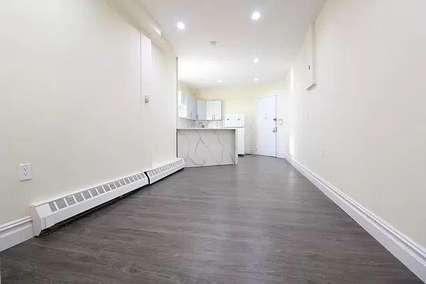 1st image of 950 Bergen St #1V