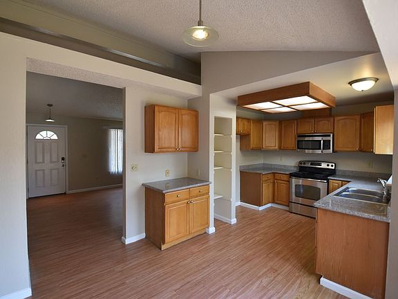 5th image of 2243 Jacqueline Dr
