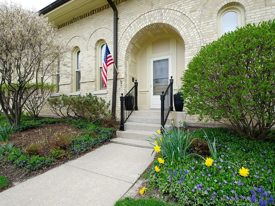 1st image of 798 Stables Court Way