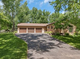 4269 Sauk Dr, Saint Cloud, MN 56303