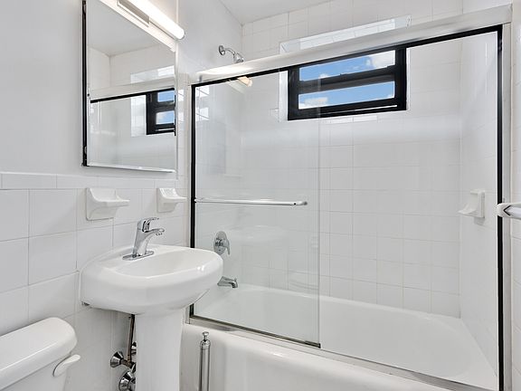4th image of 20-39 Seagirt Blvd #3E