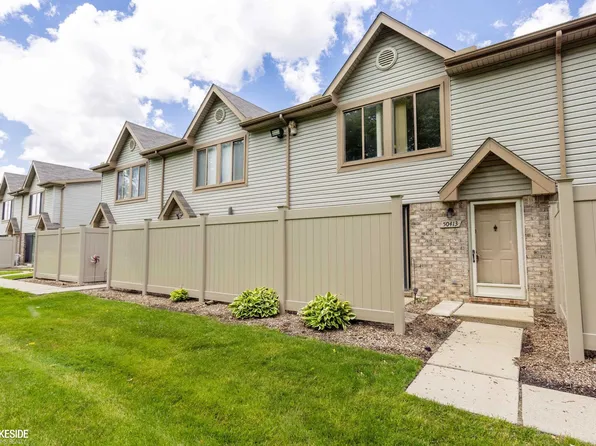 50413 Bay Run S, Chesterfield, MI 48047