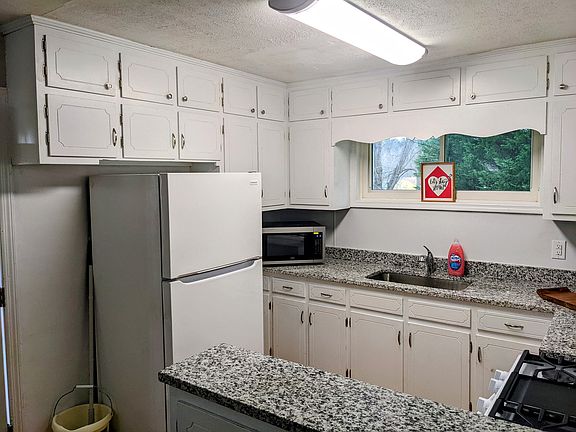 2nd image of 67 Sprayberry Rd