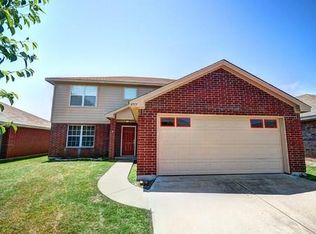 9757 Stoney Bridge Rd, Fort Worth, TX 76108