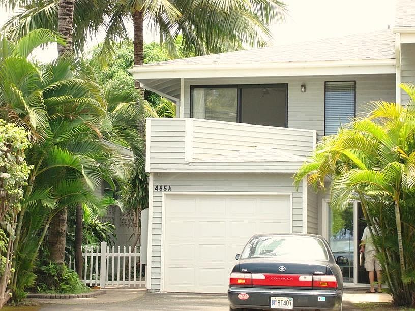 Front of house facing Kawailoa Road