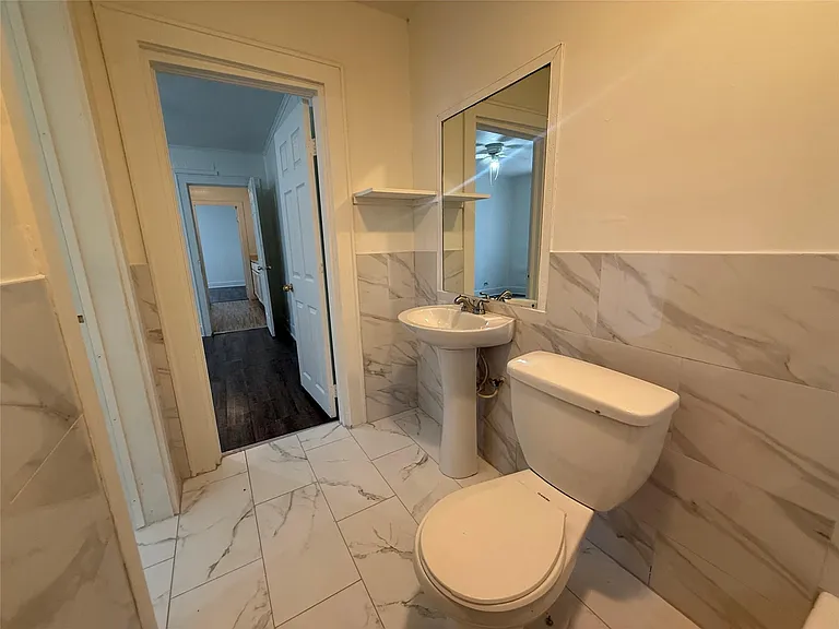 7002 Vandeman St #5 — Photo 8