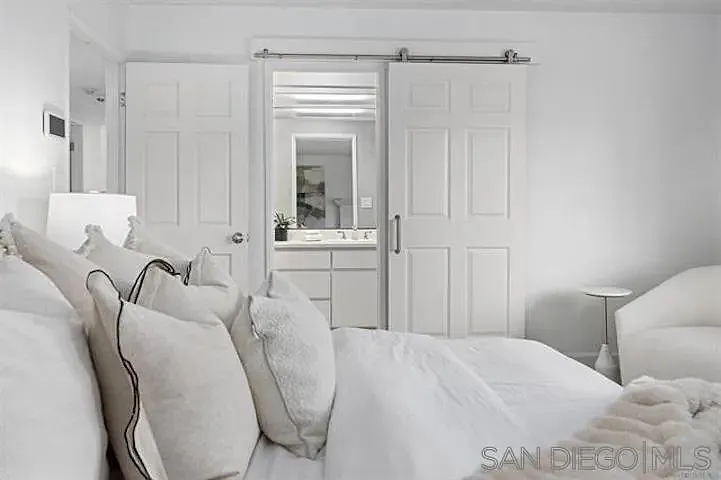 445 Avenida Primavera — Photo 15