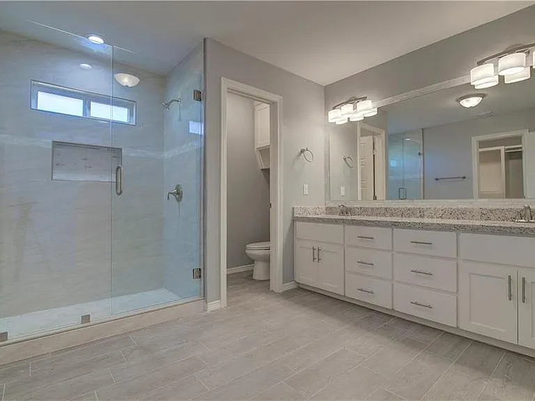 1126 Grandeur Dr — Photo 11