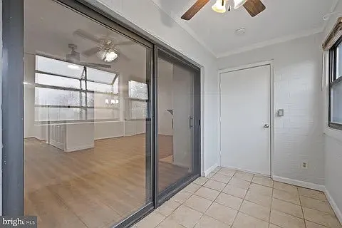 3 bed, 2.5 bath, 1402 sqft, $3,400 — Photo 2