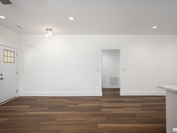 4th image of 635 Anderson St