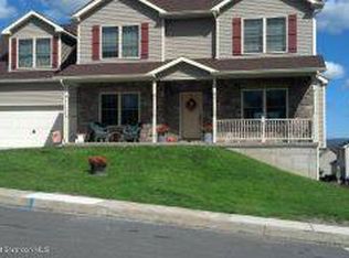560 Palmer Cir #L-43, Dickson City, PA 18519