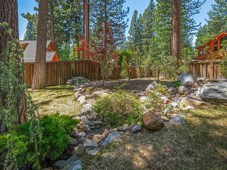 1091 Flume Rd — Photo 2