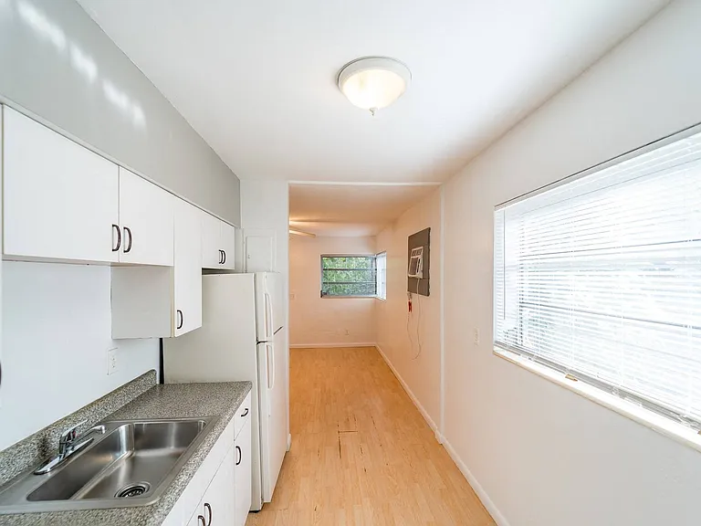 713-717-721 SW 13th Ave — Photo 38