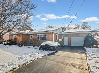 214 W 4th St, Hartford, IL 62048