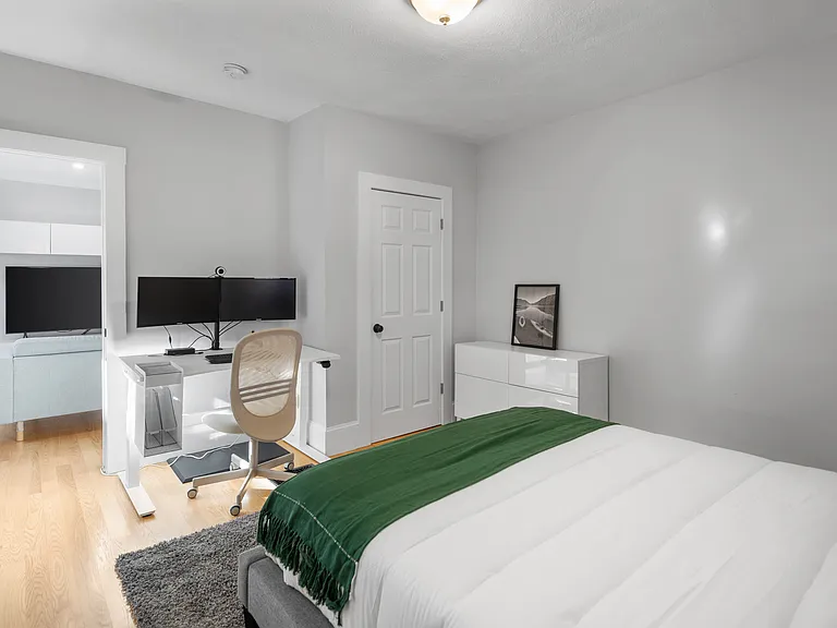 14 Everett St #1 — Photo 6