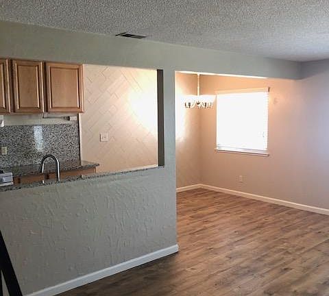 4th image of 6233 Longford Dr APT 3