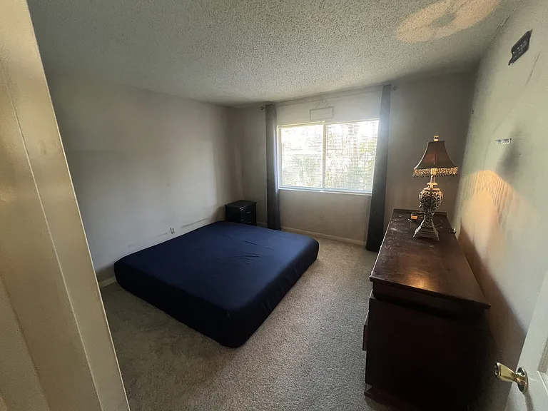 136 Country Club Dr #D — Photo 10