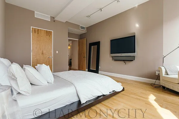 Sold by Harmonycity Corp. | media 16