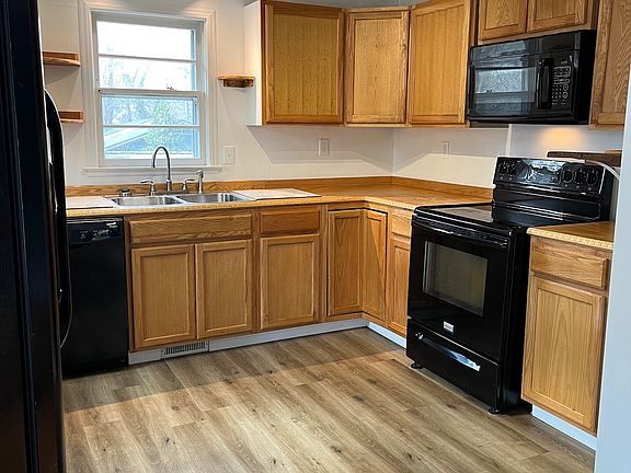 4th image of 134 Johnson St