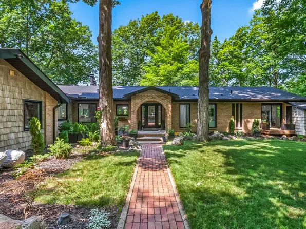 4720 Nirvana Dr, Adrian, MI 49221