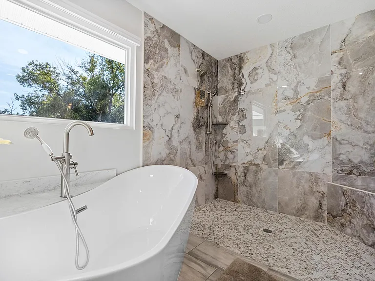 430 Island Cir — Photo 26