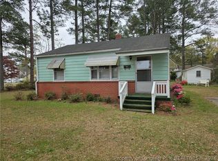 407 N Edinborough St, Red Springs, NC 28377