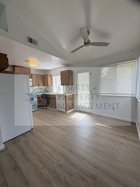 3 bed, 1143 sqft, $2,895 — Photo 4