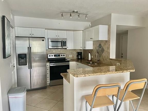 4th image of 508 Villa Cir #508