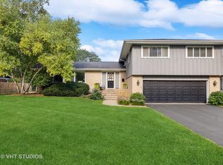 1628 Whittier Ln, Wheaton, IL 60189