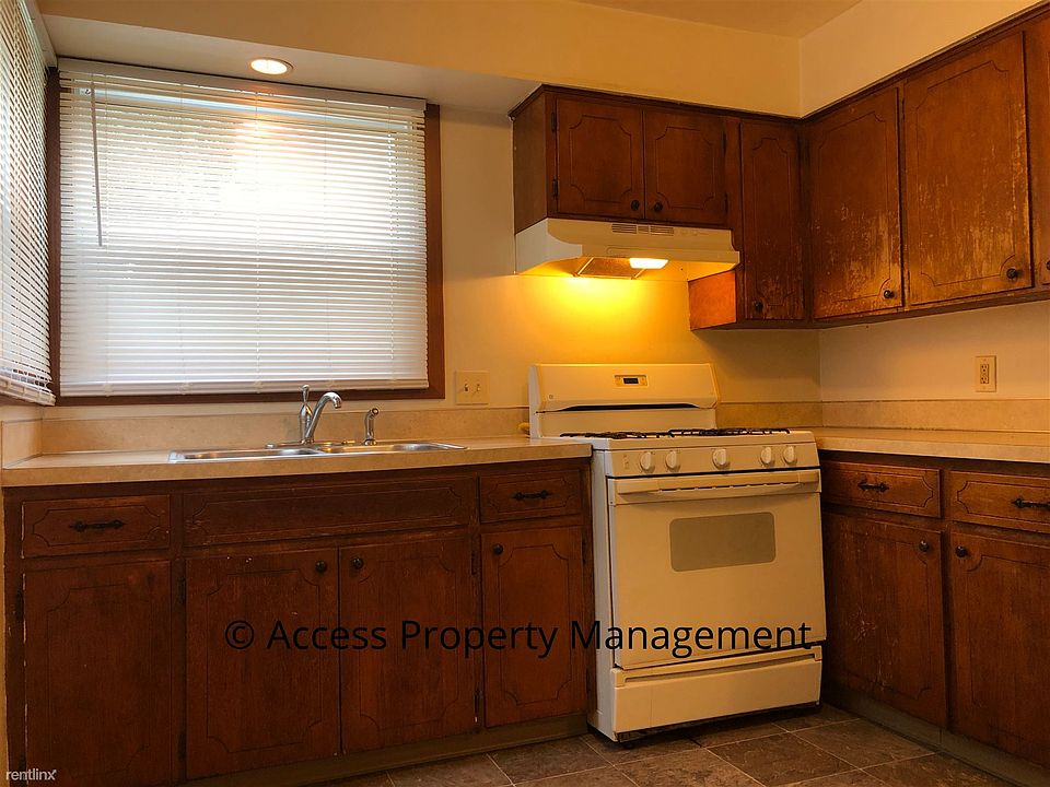 1st image of 3241 Marshall Ave SE APT 4