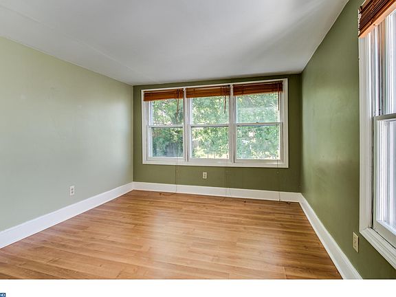 5th image of 1614 W 10th St