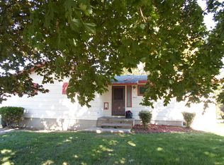 11 4th St SE, Stewartville, MN 55976