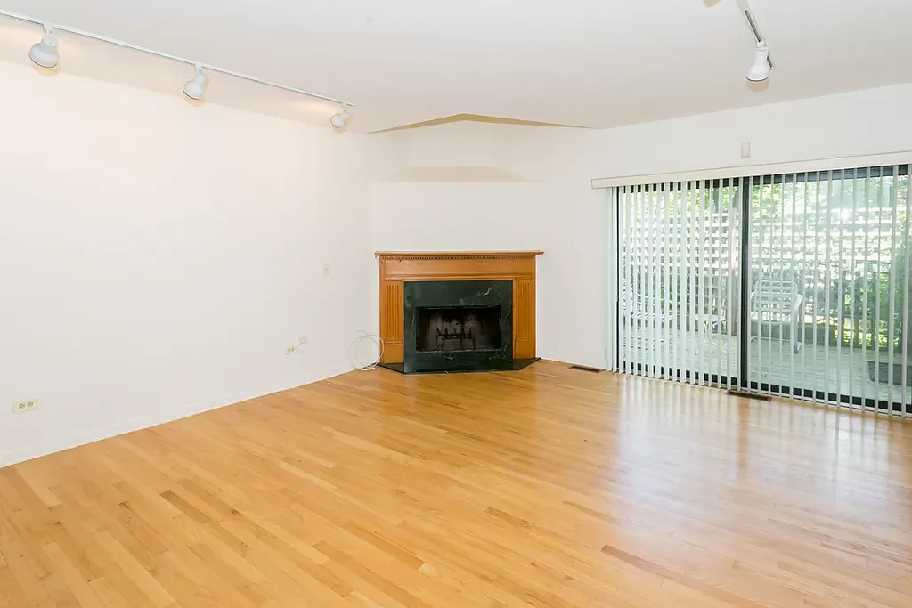 2 bed, 2.5 bath, $3,900 — Photo 2
