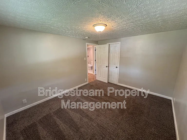 655 Eavey St — Photo 26