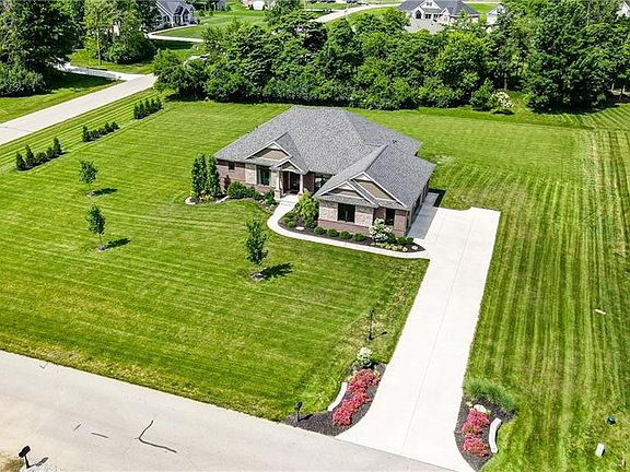 5th image of 301 Fox Meadow Ct