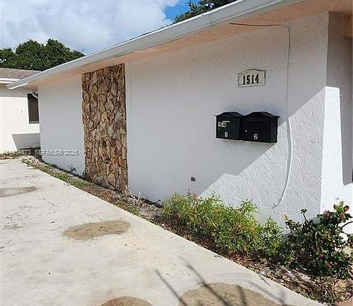 5th image of 1551 N Flagler Dr #916-917