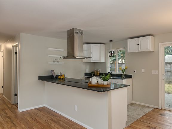 5th image of 13119 49th Ave NE