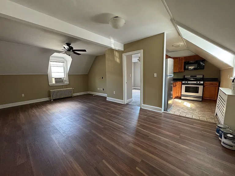 646 Main St #2 — Photo 7