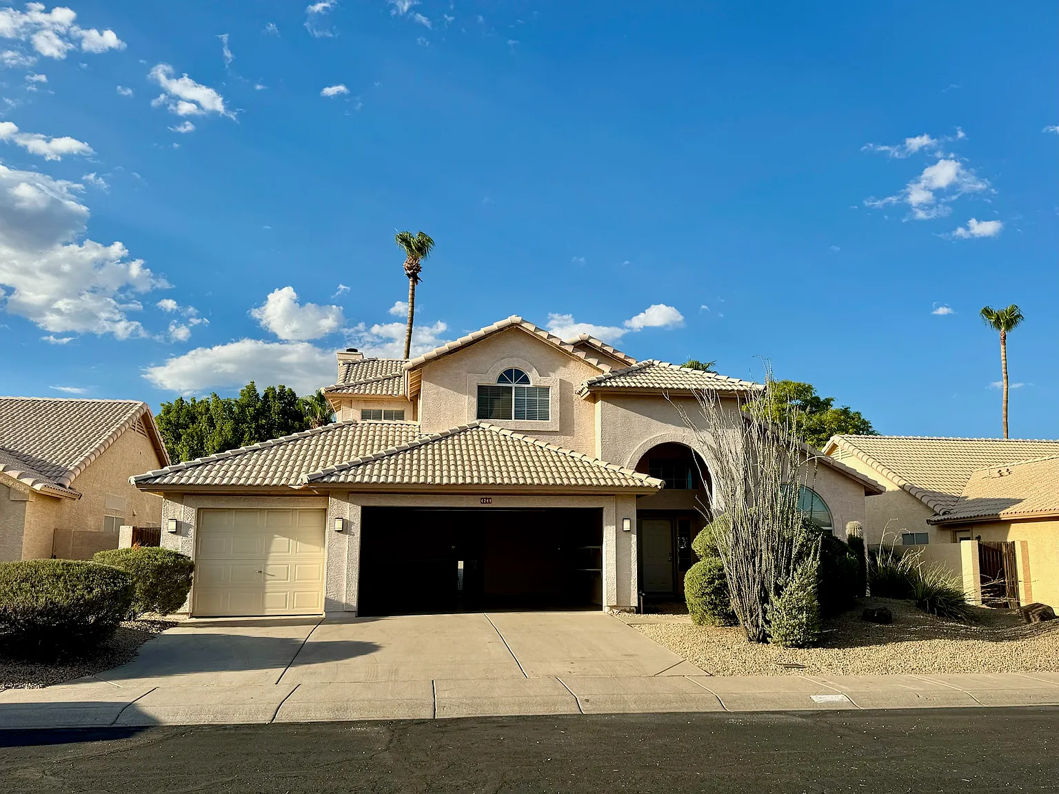 4 bed, 2161 sqft, $3,000 — Photo 2