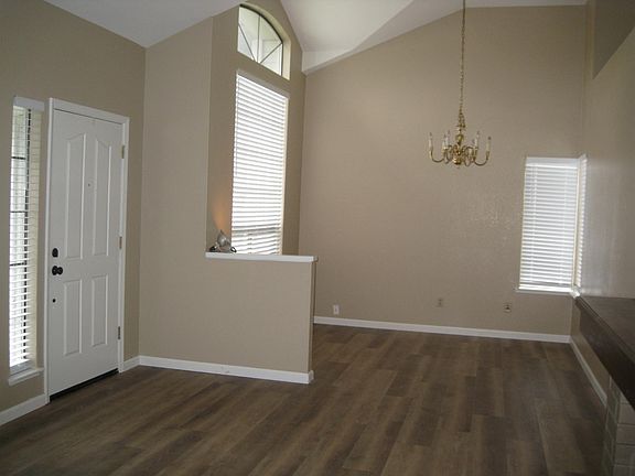 4th image of 1303 Bellwood Ct