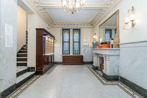 Sold by Level Group | media 14