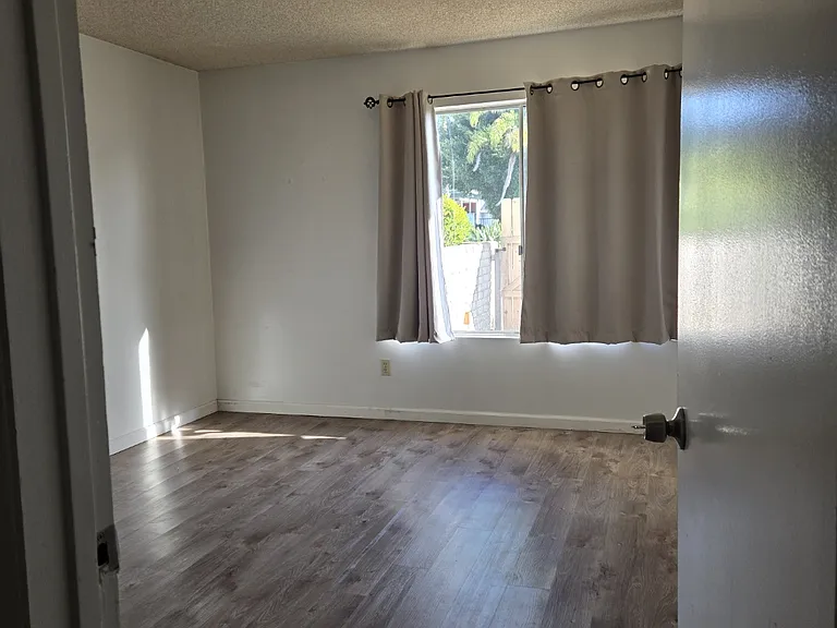 6321 Benhurst Ct — Photo 9