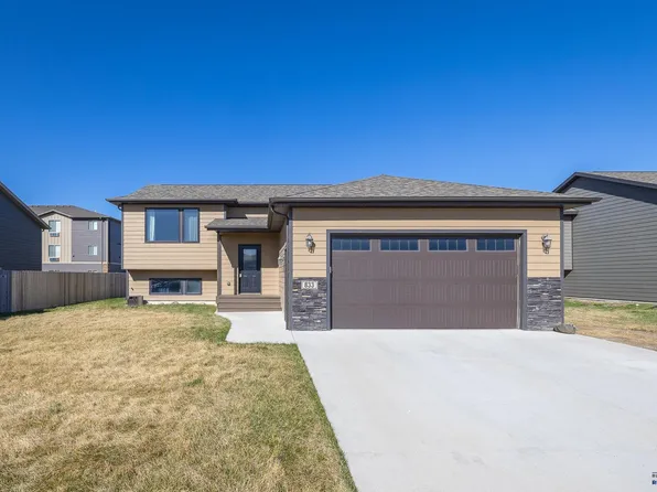 833 Bayonet Dr, Box Elder, SD 57719