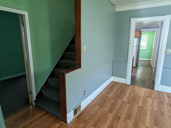 5th image of 216 Markland Ave