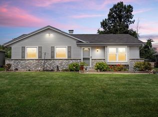 2800 Red Maple Ct, Racine, WI 53402