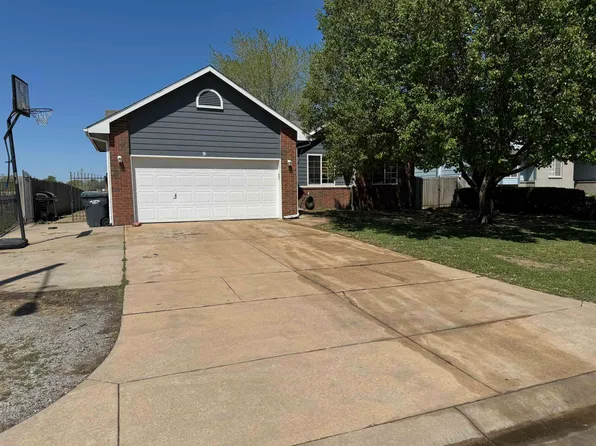 944 E Forest Ct, Haysville, KS 67060