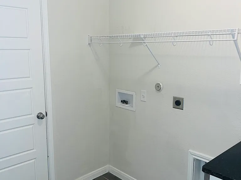 603 Hirsch Trl — Photo 7